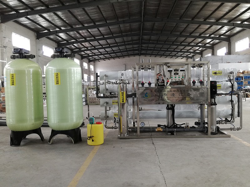 簡析濰坊礦泉水設備的清洗方法